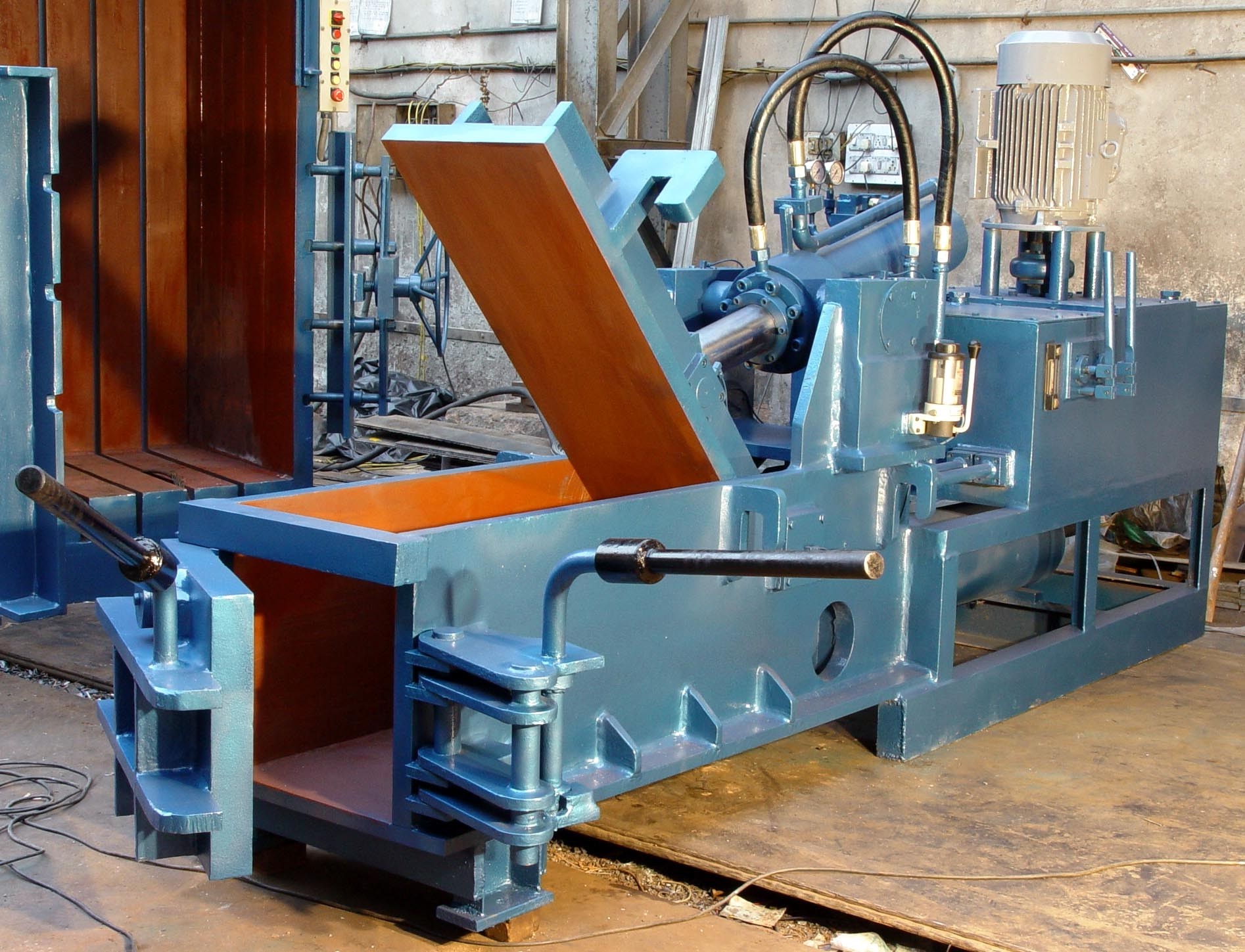 Double Compression Manual Door